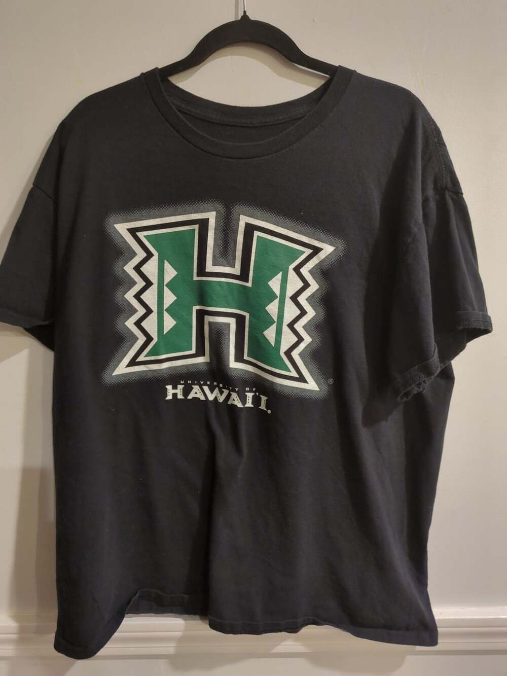 University Of Hawaii Rainbow Warriors Black T-Shirt Tribal Logo College